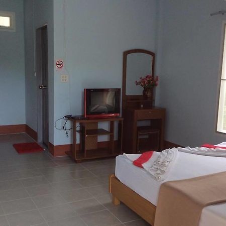 Bangsak Hut Hostel Khao Lak Luaran gambar