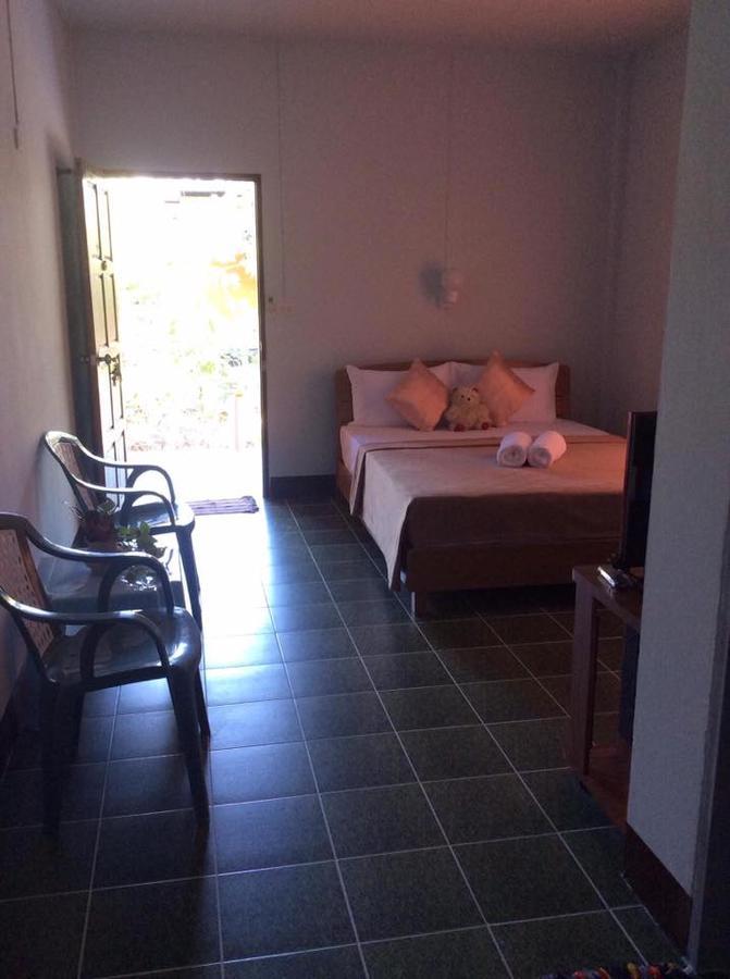 Bangsak Hut Hostel Khao Lak Luaran gambar